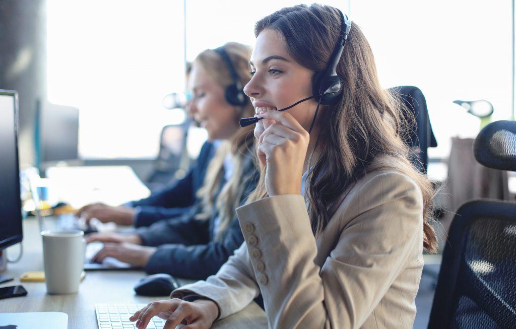 Tekoälypohjaisten CRM-automaatiotyökalujen ominaisuudet ja hyödyt